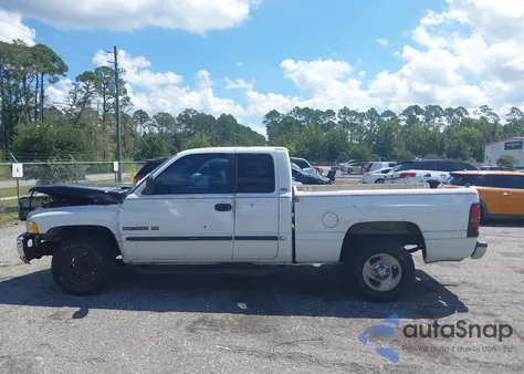 2000 Dodge Ram 1500 St из США, поврежденный, VIN 3B7HC13Z5YG163101